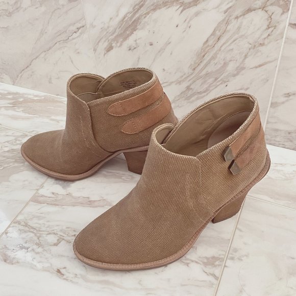 Kenneth Cole Reaction Ankle Booties - Picture 2 of 5